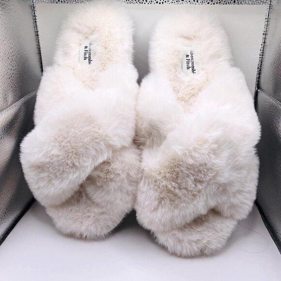 Abercrombie & Fitch White Faux Fur Slip On Open Toe Slippers M/L NWOT New - Picture 2 of 4